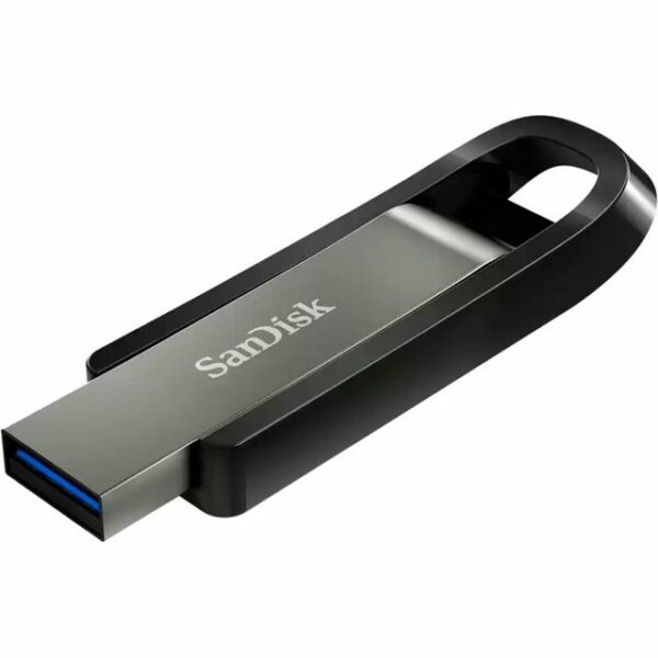 Mit dem SanDisk Extreme Go USB-Stick lassen sich große Dateien schnell und unterbrechungsfrei öffnen und übertragen – um Deadlines einen Schritt voraus zu sein! Erfolg beruht auf optimaler Geschwindigkeit und Effizienz zu jeder Zeit und an jedem Ort. Die superschnelle USB 3.2 Gen 1-Schnittstelle beschleunigt den Workflow beim Übertragen