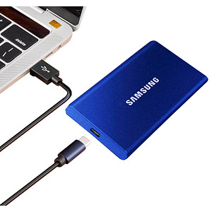 Mit der SAMSUNG Portable T7 500 GB externen SSD-Festplatte blau haben Sie Ihre Daten auch unterwegs paratWenn Sie zum Beispiel gerne filmen oder fotografieren