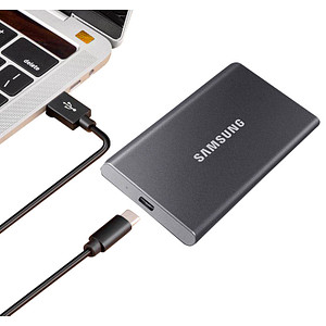 Mit der SAMSUNG Portable T7 500 GB externen SSD-Festplatte grau haben Sie Ihre Daten auch unterwegs paratDie SAMSUNG Portable T7 500 GB externe SSD-Festplatte grau ist ein sicherer Ort für alle Ihre Dateien. Mit ihr sichern Sie Ihre Dokumente