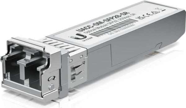 Kurzinfo: Ubiquiti UACC-OM-SFP28-SR - SFP28 Empfängermodul - LC Multi-Mode - bis zu 100 m - 850 nm Gruppe Repeater & Transceiver Hersteller Ubiquiti Hersteller Art. Nr. UACC-OM-SFP28-SR Modell UACC-OM-SFP28-SR EAN/UPC 0810010077004 Produktbeschreibung: Ubiquiti UACC-OM-SFP28-SR - SFP28 Empfängermodul Gerätetyp SFP28 Empfängermodul - LC Multi-Mode Formfaktor Plug-in-Modul Datenübertragungsrate 25 Gbps Optische Wellenlänge 850 nm Maximaler Übertragungsbereich 100 m Ausführliche Details Allgemein Gerätetyp SFP28 Empfängermodul Formfaktor Plug-in-Modul Netzwerk Anschlusstechnik Kabelgebunden Datenübertragungsrate 25 Gbps Optische Wellenlänge 850 nm Maximaler Übertragungsbereich 100 m Erweiterung/Konnektivität Schnittstellen 1 x Netzwerk - LC multi-mode weiblich x 2 Verschiedenes Kennzeichnung Laser Class 1