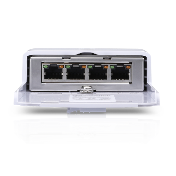 Kurzinfo: Ubiquiti NanoSwitch N-SW - Switch - 4 x 10/100/1000 (PoE) - Passive PoE Gruppe Hubs & Switches Hersteller Ubiquiti Hersteller Art. Nr. N-SW Modell NanoSwitch N-SW EAN/UPC 4250605529512 Produktbeschreibung: Ubiquiti NanoSwitch N-SW - Switch - 4 Anschlüsse Gerätetyp Switch - 4 Anschlüsse Untertyp Gigabit Ethernet Ports 4 x 10/100/1000 (PoE) Power Over Ethernet (PoE) Passive PoE Leistung Nicht-blockierende Switching-Kapazität: 4 Gbit/s Leistungsmerkmale Wetterfest Abmessungen (Breite x Tiefe x Höhe) 19.64 cm x 9.35 cm x 3.24 cm Gewicht 271 g Farbe Weiß Ausführliche Details Allgemein Gerätetyp Switch - 4 Anschlüsse Untertyp Gigabit Ethernet Ports 4 x 10/100/1000 (PoE) Power Over Ethernet (PoE) Passive PoE Leistung Nicht-blockierende Switching-Kapazität: 4 Gbit/s Leistungsmerkmale Wetterfest Prozessor 1 x Realtek Semiconductor RTL8367N-VB Flash-Speicher 4 KB Statusanzeiger Anschluß-Übertragungsgeschwindigkeit