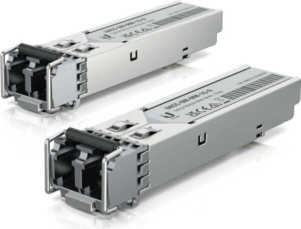 Kurzinfo: Ubiquiti UACC-OM-MM-1G-D - SFP (Mini-GBIC)-Transceiver-Modul - GigE - LC Single-Modus - bis zu 550 m - 850 nm (Packung mit 20) Gruppe Repeater & Transceiver Hersteller Ubiquiti Hersteller Art. Nr. UACC-OM-MM-1G-D-20 Modell UACC-OM-MM-1G-D EAN/UPC 0810010076939 Produktbeschreibung: Ubiquiti UACC-OM-MM-1G-D - SFP (Mini-GBIC)-Transceiver-Modul - GigE Gerätetyp SFP (Mini-GBIC)-Transceiver-Modul - LC Single-Modus Packungsmenge 20 (Spezifikationen gelten für einen Artikel) Formfaktor Plug-in-Modul Datenübertragungsrate 1 Gbps Optische Wellenlänge 850 nm Data Link Protocol GigE Maximaler Übertragungsbereich 550 m Ausführliche Details Allgemein Packungsmenge 20 (Spezifikationen gelten für einen Artikel) Gerätetyp SFP (Mini-GBIC)-Transceiver-Modul Formfaktor Plug-in-Modul Netzwerk Anschlusstechnik Kabelgebunden Data Link Protocol GigE Datenübertragungsrate 1 Gbps Optische Wellenlänge 850 nm Maximaler Übertragungsbereich 550 m Erweiterung/Konnektivität Schnittstellen 1 x 1.25 Gigabit Ethernet