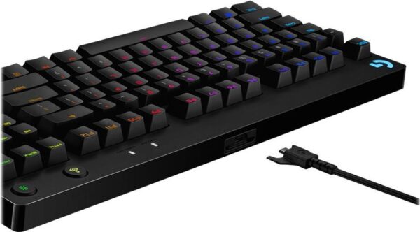 Kurzinfo: Logitech G Pro Mechanical Gaming Keyboard - Tastatur - backlit - USB - Gesamtnordisch - Tastenschalter: GX Blue Clicky - Schwarz Gruppe Tastaturen Hersteller Logitech Hersteller Art. Nr. 920-009391 EAN/UPC 5099206086418 Produktbeschreibung: Logitech G Pro Mechanical Gaming Keyboard - Tastatur - Gesamtnordisch - Schwarz Gerätetyp Tastatur Hintergrundbeleuchtet RGB Schnittstelle USB Anschlusstechnik Kabelgebunden Lokalisierung und Layout Gesamtnordisch Tastaturkurzbefehl-Funktion Programmierbar Tastenschaltertyp GX Blue Clicky Farbe Schwarz Abmessungen (Breite x Tiefe x Höhe) 36.1 cm x 15.3 cm x 3.4 cm Ausführliche Details Allgemein Gerätetyp Tastatur Hintergrundbeleuchtet RGB Schnittstelle USB Eingabegerät Tastaturkurzbefehl-Funktion Programmierbar Lokalisierung und Layout Gesamtnordisch Tastaturtechnologie Mechanisch Tastenschaltertyp GX Blue Clicky Einstellbare Höhe Ja Abnehmbares Kabel Ja Breite 36.1 cm Tiefe 15.3 cm Höhe 3.4 cm Verschiedenes Farbe Schwarz Kabellänge 1.8 m Zubehör