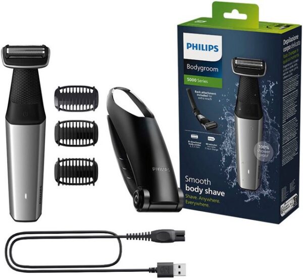 Der qualitativ verarbeitete Philips Bodygroom Series 5000 wasserfeste Trimmer für Körper und Intimbereich BG5021/15 ermöglicht eine umfassende Ganzkörperpflege. Zum Trimmen in beiden Richtungen dient ein bidirektionaler Trimmer mit Kammaufsätzen in verschiedenen Längen. Durch den praktischen Rückenaufsatz lässt sich das Rückenhaar bequem und leicht entfernen. Mit seinem ergonomischen Griff liegt der Rasierer sicher in der Hand und bietet mehr Kontrolle beim Rasieren. Sein Scherkopf mit patentierten abgerundeten Spitzen und hypoallergener Folie schützt die Haut vor Schnittverletzungen. Da der hochwertig verarbeitete Trimmer für Herren wasserfest ist