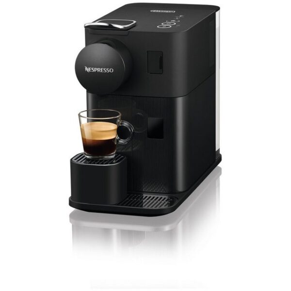 Die DeLonghi EN 510.B Nespresso Lattissima One Kapsel-Automat in Schwarz bietet eine benutzerfreundliche Bedienung und ein kompaktes Design mit edlem Finish. Mit nur einem Knopfdruck erhalten Sie aufgeschäumte Milch und perfekte Ergebnisse dank der 19-bar-Pumpe. Der Eco Sensor sorgt für eine effiziente Milchnutzung. Das Lattissima One-Design besticht durch hochwertige Materialien und ein elegantes Aussehen. Die intuitive Touch-Oberfläche ermöglicht die Auswahl Ihrer Lieblingsgetränke im Handumdrehen. Das automatische Milchsystem bereitet Kaffeespezialitäten mit aufgeschäumter Milch zu. Die Maschine verfügt über 3 Direktwahltasten für Espresso